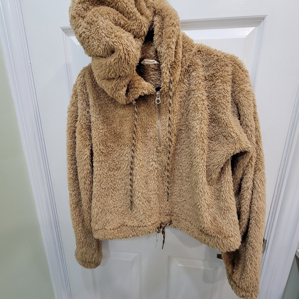 *FREE WITH PURCHASE* Bluenotes Cropped Teddy Hoodie (Size XL)